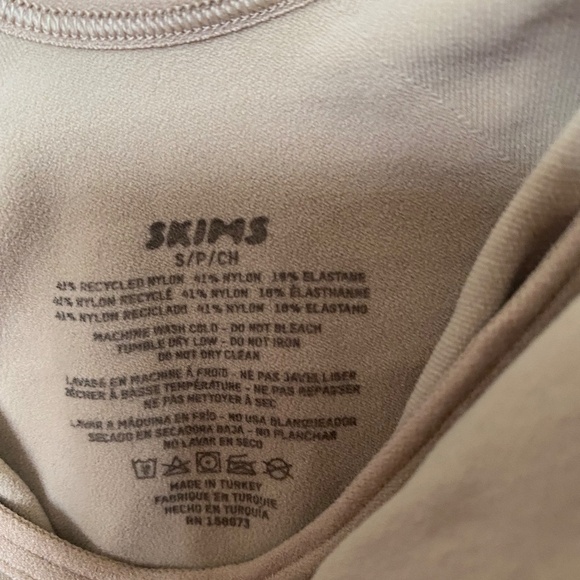 NEW SKIMS SEAMLESS SCULPT MID THIGH BODYSUIT Clay shorts Size S - Picture 5 of 5